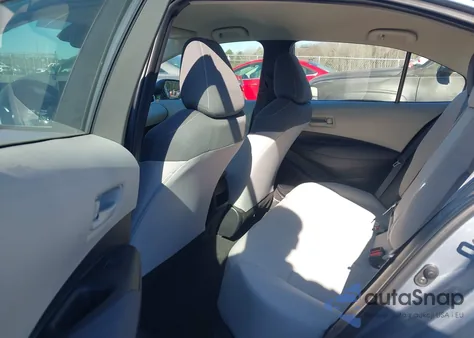 2022 Toyota Corolla Le z USA, uszkodzony, nr VIN 5YFEPMAE2NP388722